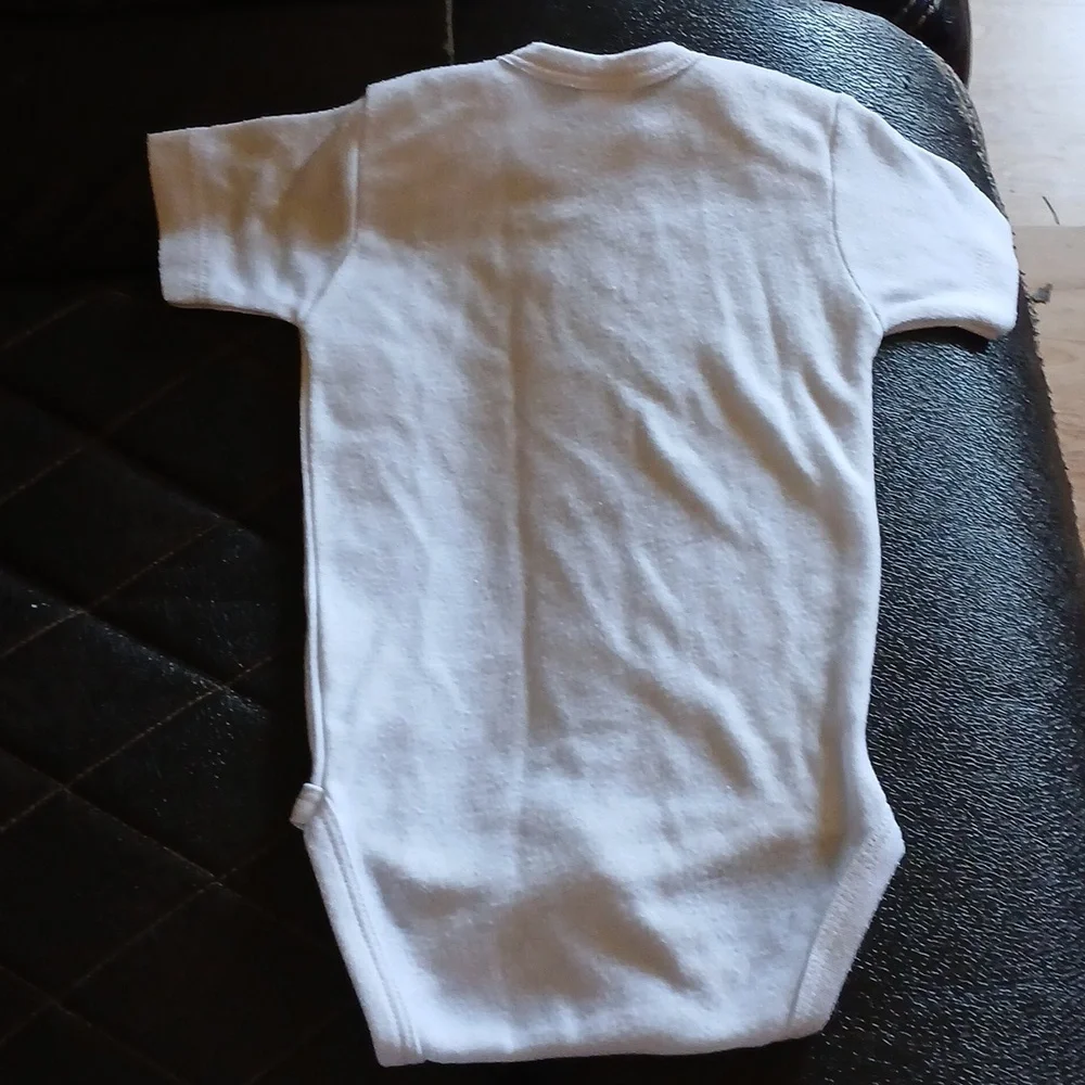 Laughing Giraffe 'This actually is my first rodeo' unisex onesie 0-3 months